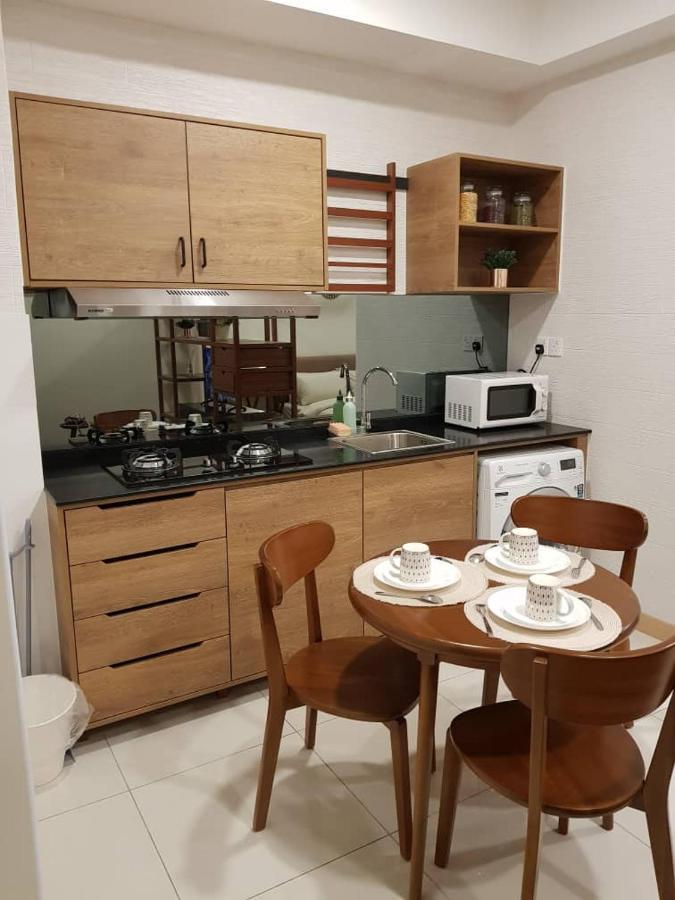 Timurbay Studio Apartment Facing Beautiful Beach Куантан Екстериор снимка