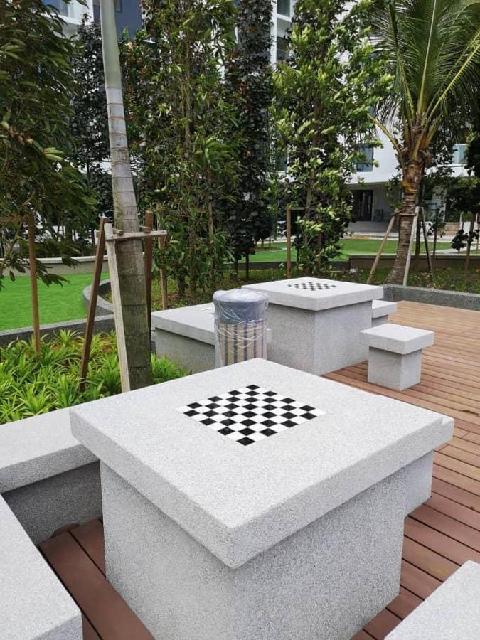Timurbay Studio Apartment Facing Beautiful Beach Куантан Екстериор снимка